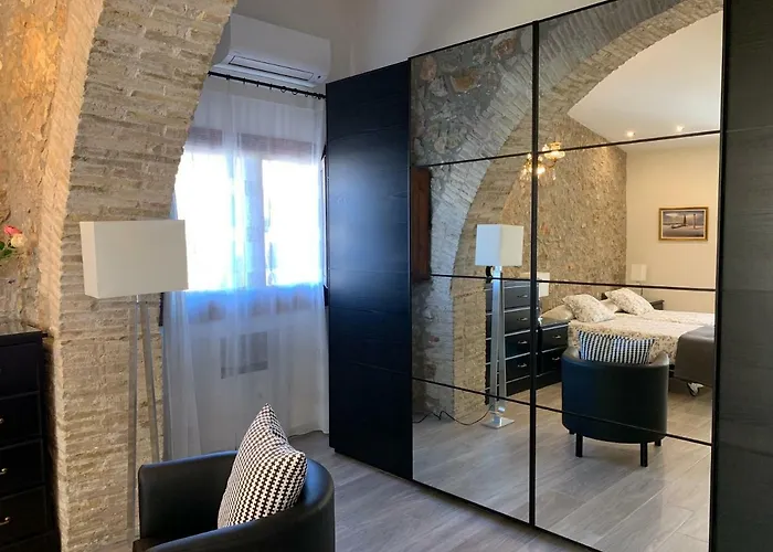 Pintor Massanet - Casa De Piedra Adaptada En Lescala Nyaraló *