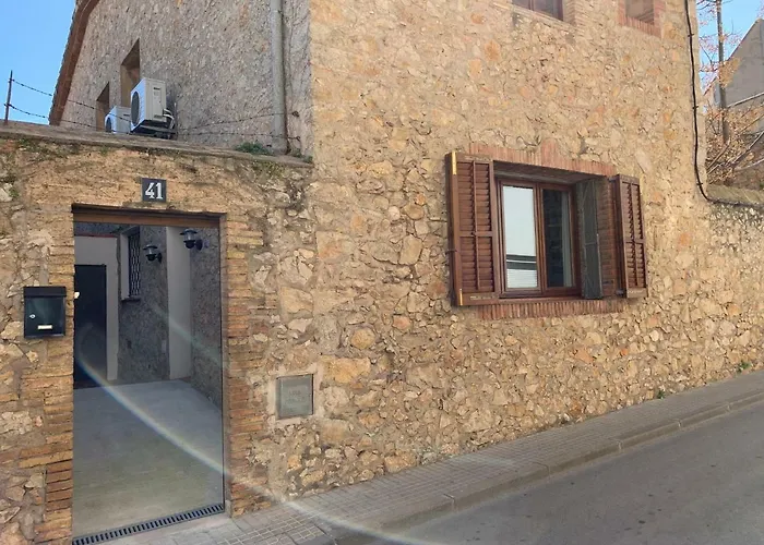 Pintor Massanet - Casa De Piedra Adaptada En Lescala Nyaraló L' Escala